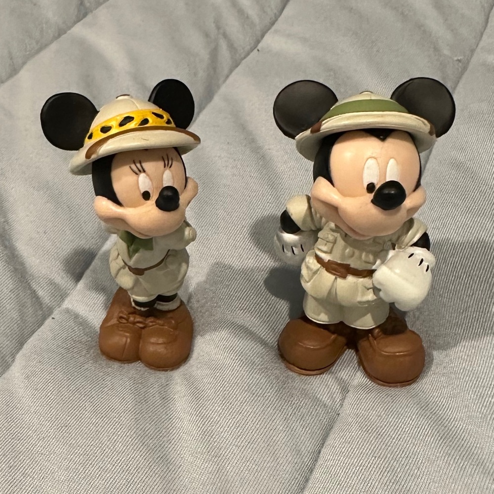 Rare Minnie & Mickey Animal Kingdom
